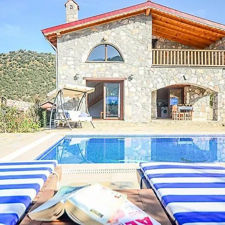 Sleeps 6 Pool Air Con Wifi كاياكوي