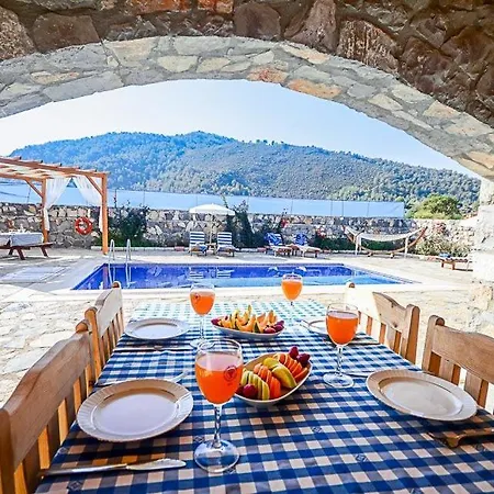 Sleeps 6 Pool Air Con Wifi Villa *